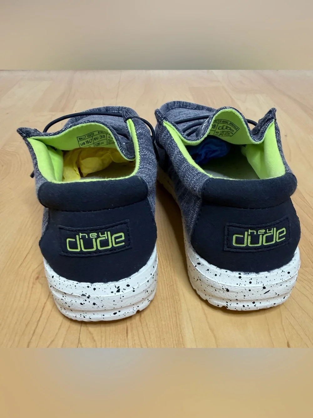 Hey Dude Wally Stretch Women’s 7 Youth 6 Gray Lime Slip On Loafers